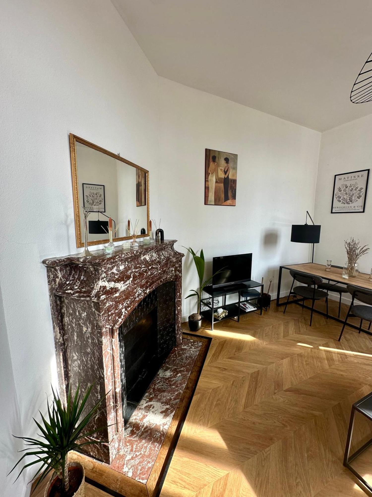 Spacieux Appt Haussmannien Parking Prive
